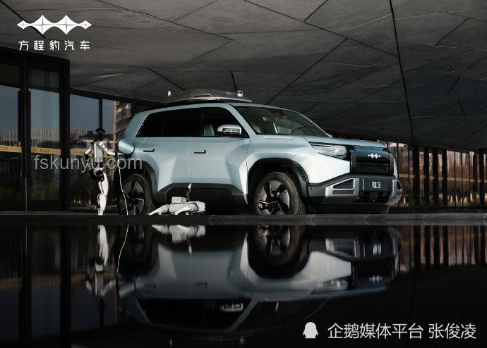 机器人性能飞跃：Figure视频揭秘，跨界创新引领未来